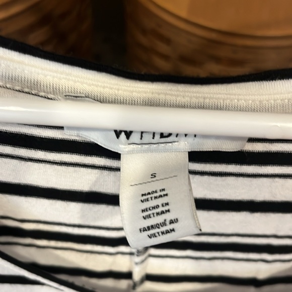 WHBM sleeveless top - Picture 2 of 7